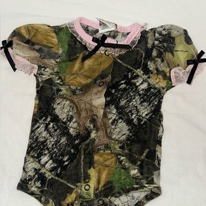 Jordan Lee girls camo onsie- 3-6 months